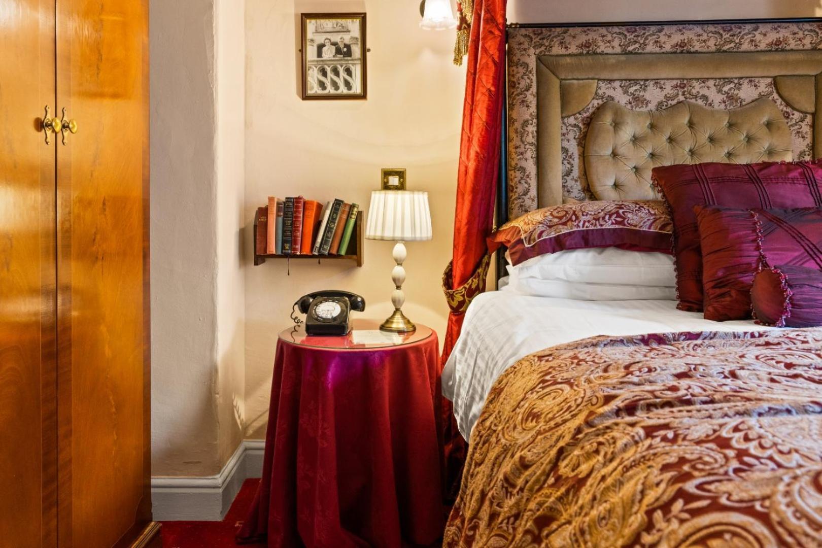 Two Bridges Hotel المظهر الخارجي الصورة